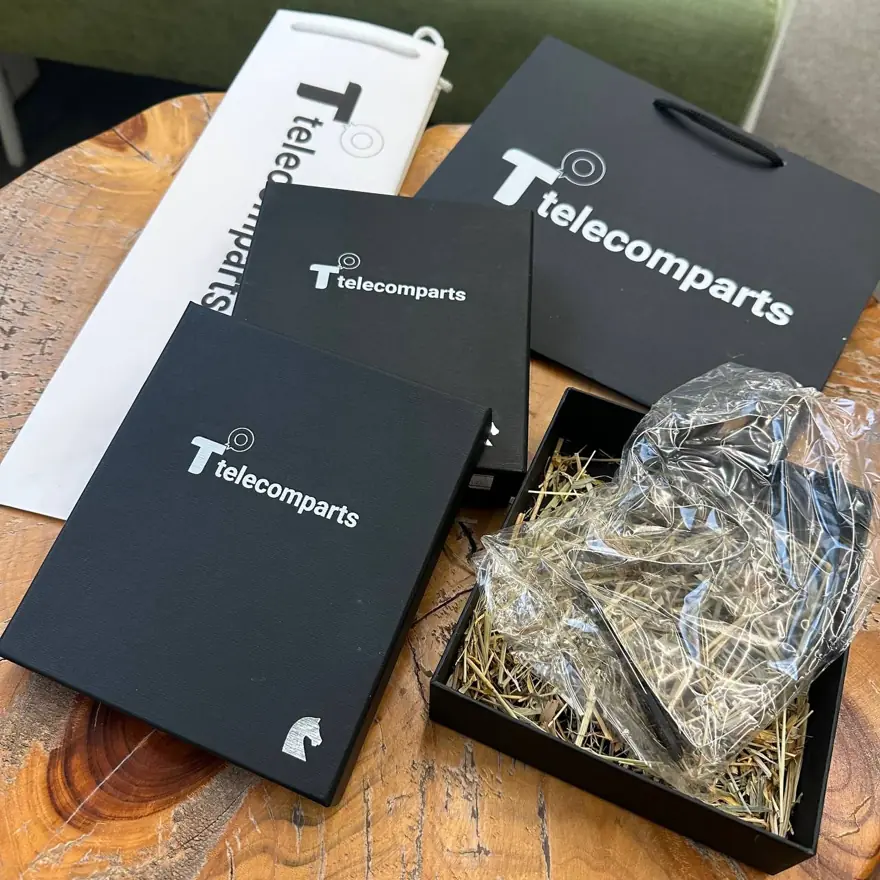 Картонные коробки с логотипом — пример работы типографии «120 Грамм»